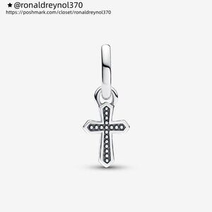 Pandora Pandora ME Sparkling Cross Mini Dangle Charm